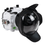 Sony A7S III FE 12–24 mm f4g UW-Kameragehäuse-Set mit 6-Zoll-Dome-Anschluss V.10 (ohne Flachanschluss). Zoomringe für FE 12–24 mm F4 und FE 16–35 mm F4 im Lieferumfang enthalten. Weiß